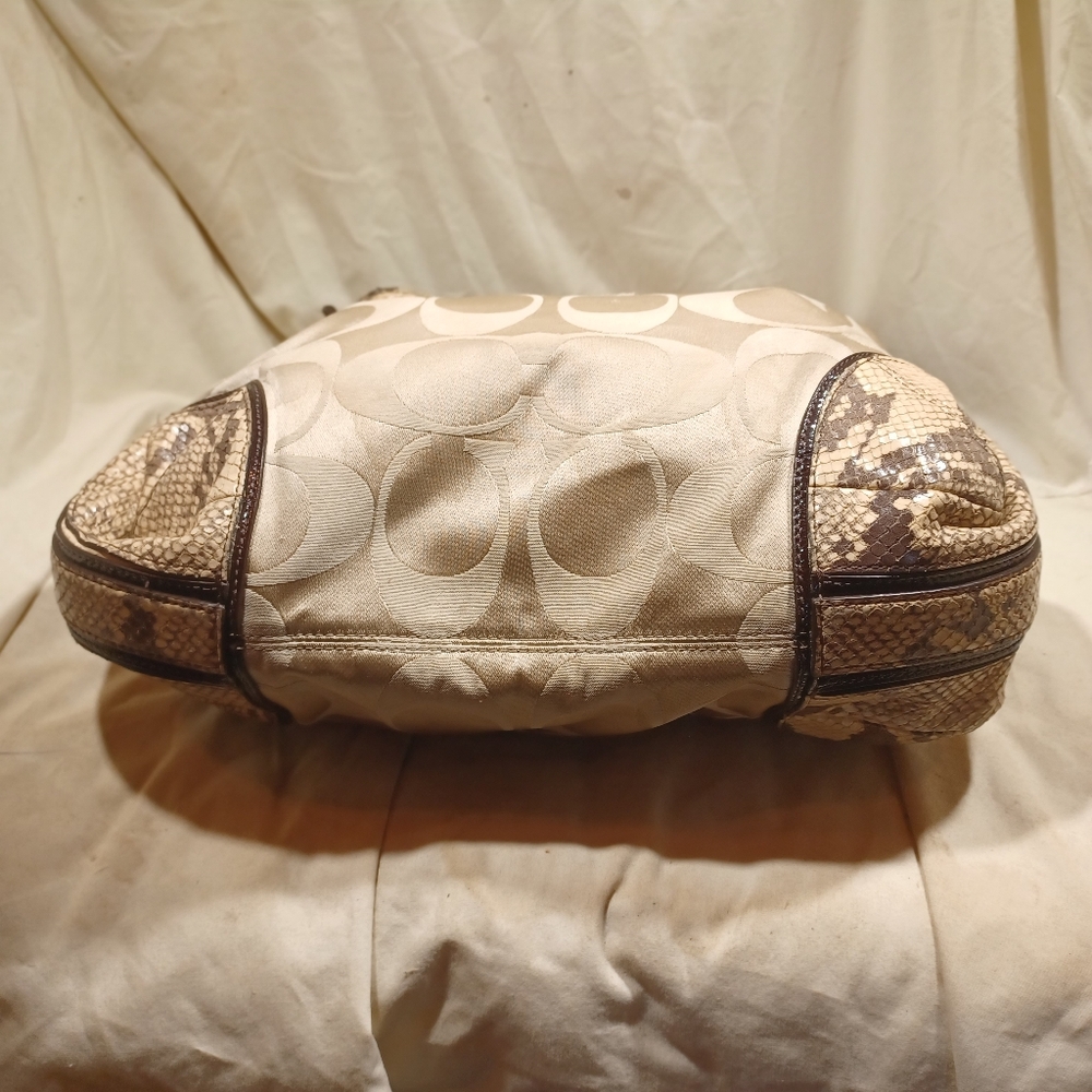 Coach sateen hobo - Picture 8 of 14